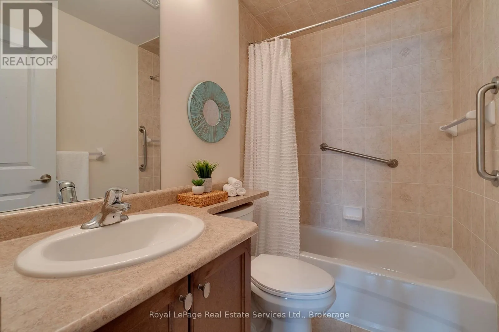 411 - 216 OAK PARK BOULEVARD, #411