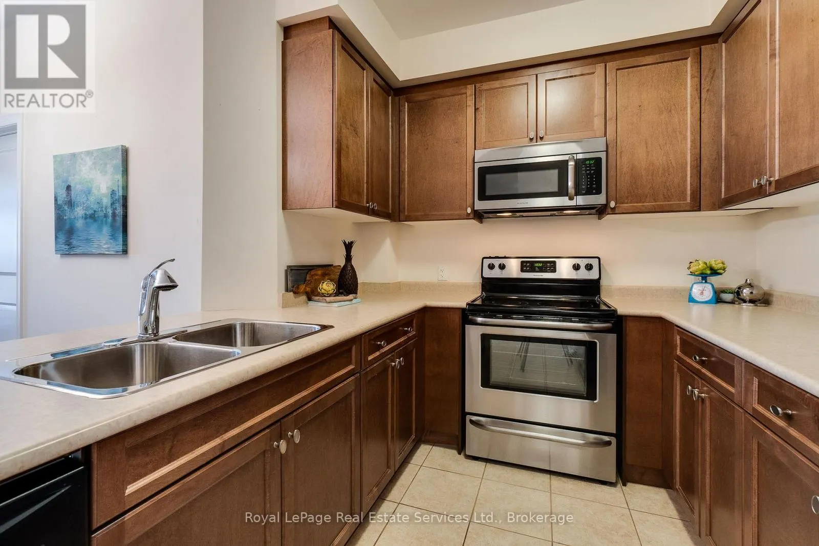 411 - 216 OAK PARK BOULEVARD, #411