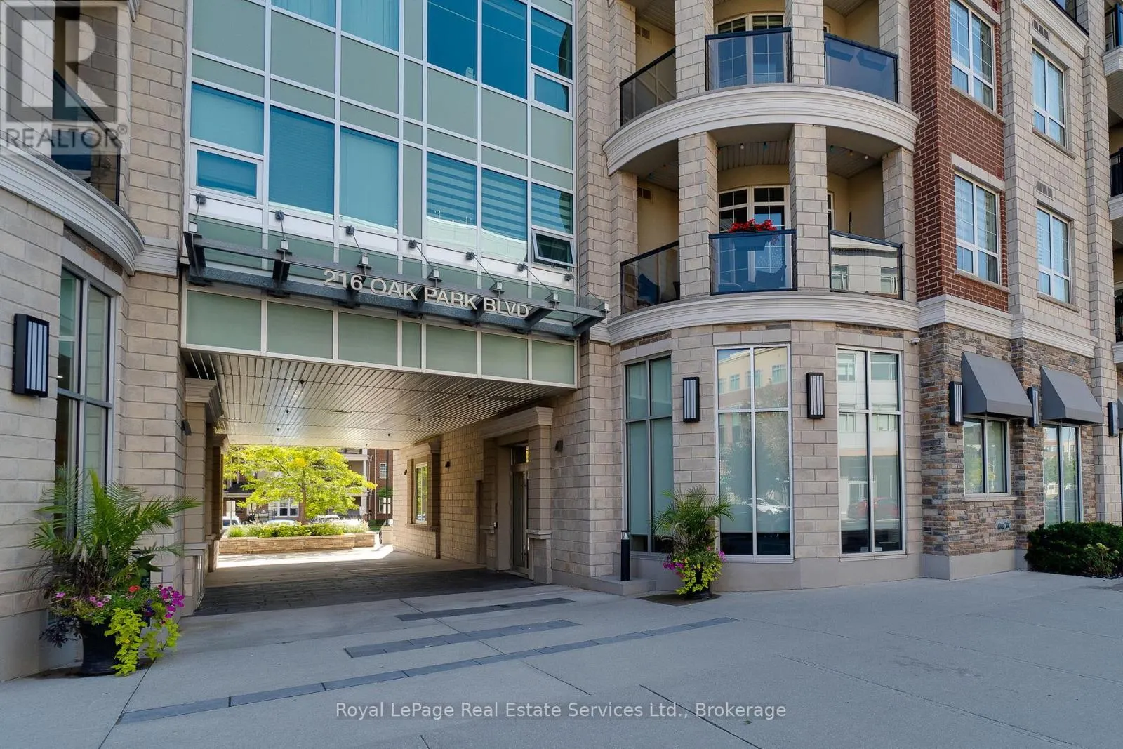 411 - 216 OAK PARK BOULEVARD, #411