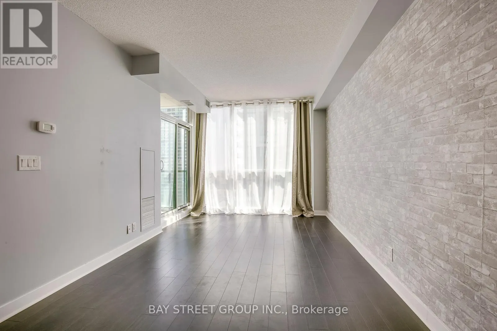 803 - 3985 GRAND PARK DRIVE