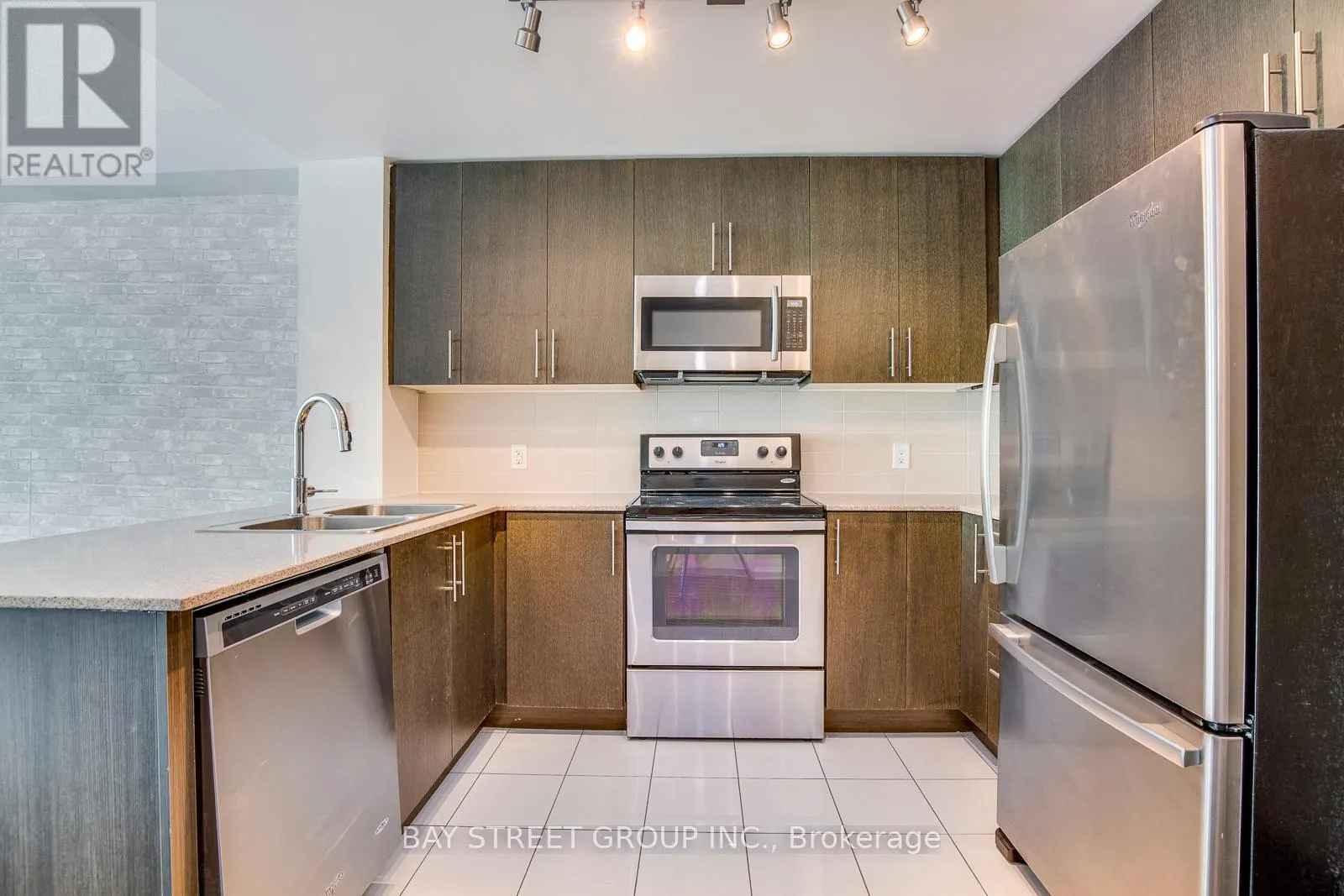 803 - 3985 GRAND PARK DRIVE
