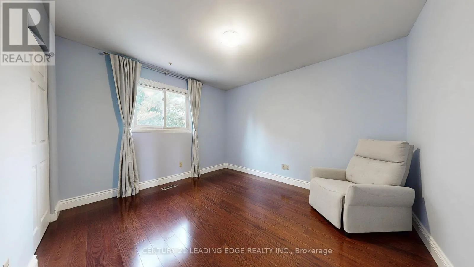 10 VIVALDI CRESCENT