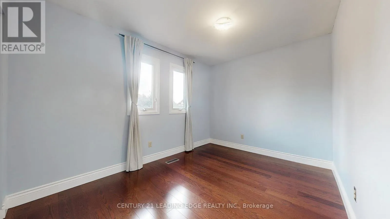 10 VIVALDI CRESCENT