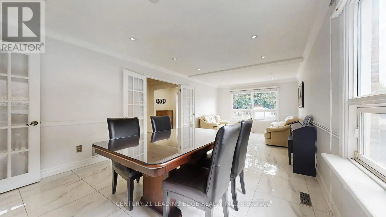 10 VIVALDI CRESCENT