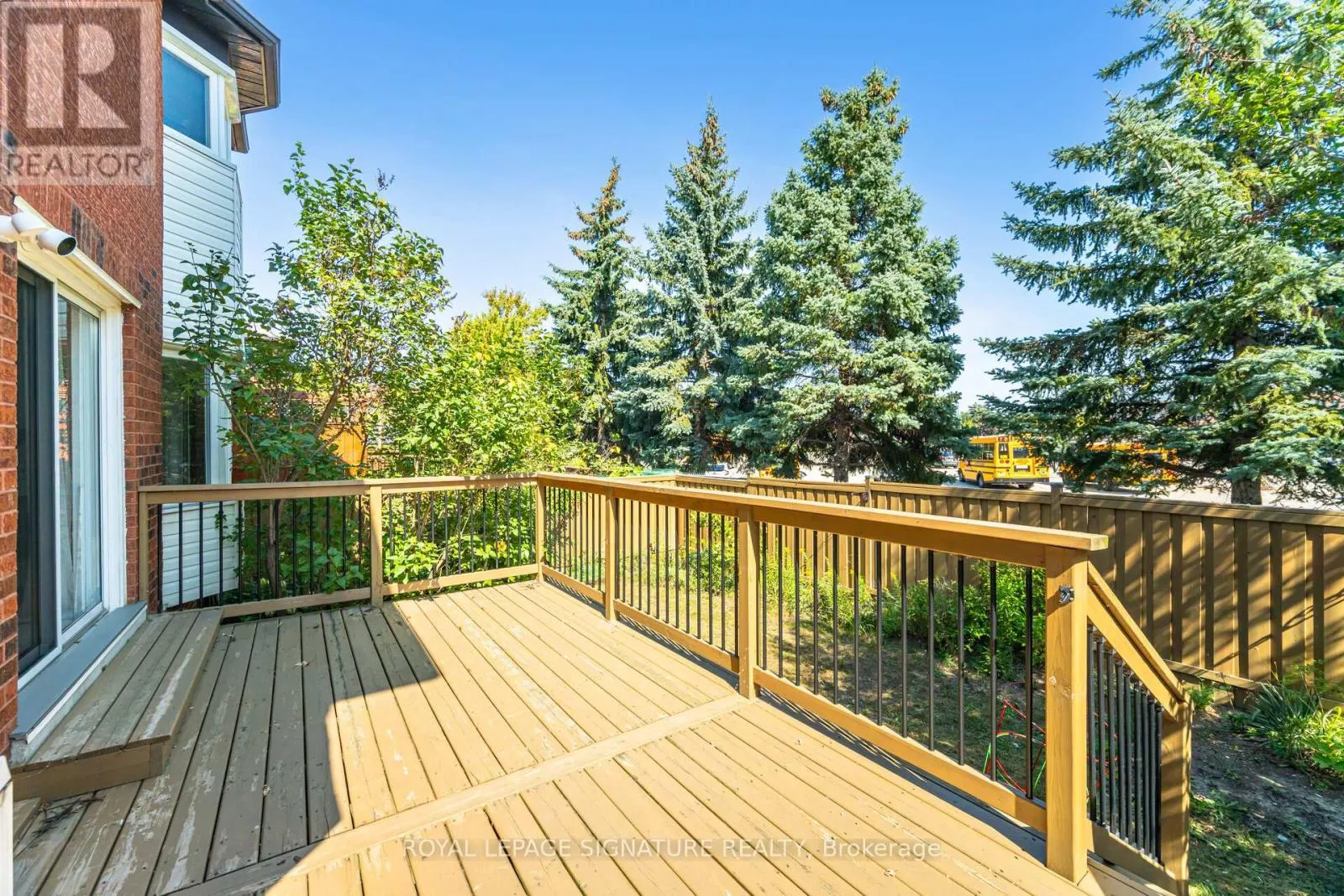 5217 FALLINGBROOK DRIVE