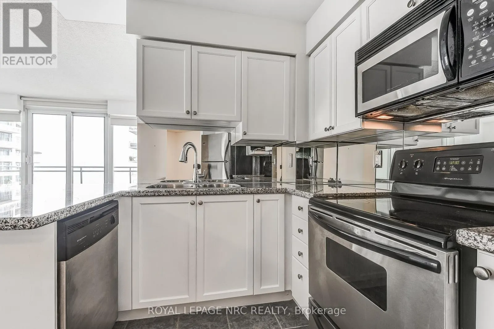 1211 - 2121 LAKESHORE BOULEVARD W, #1211