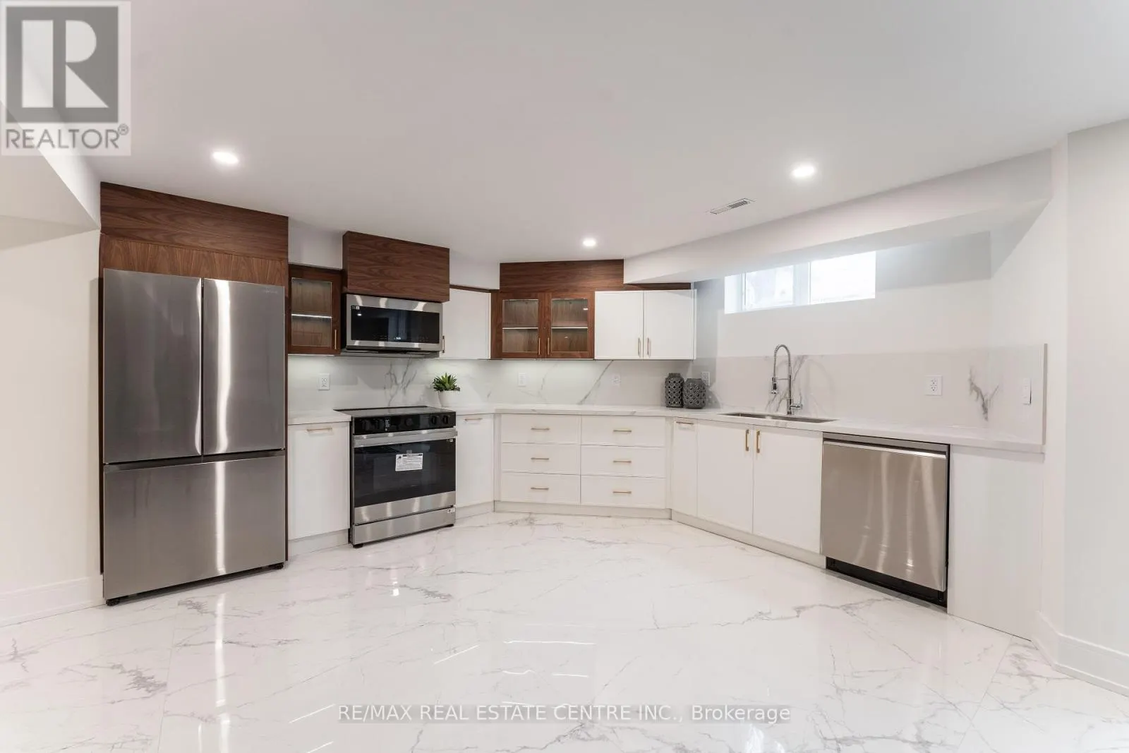 3352 PETRIE WAY