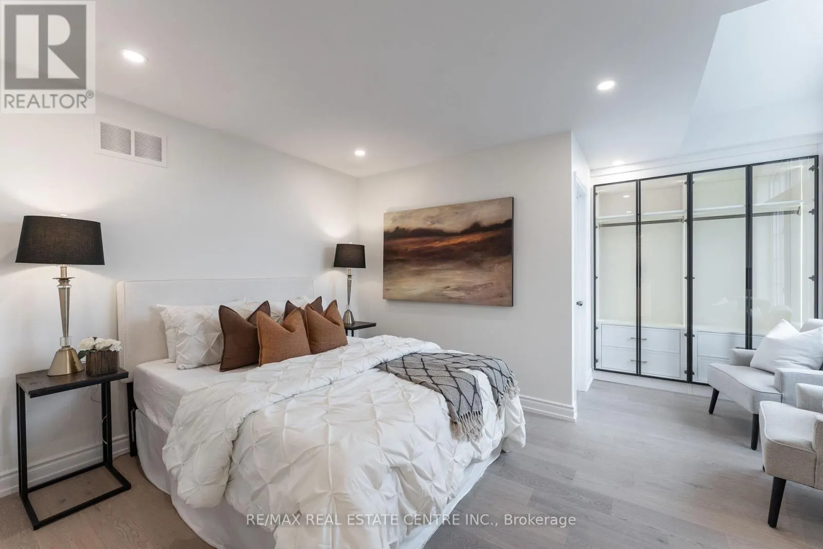 3352 PETRIE WAY