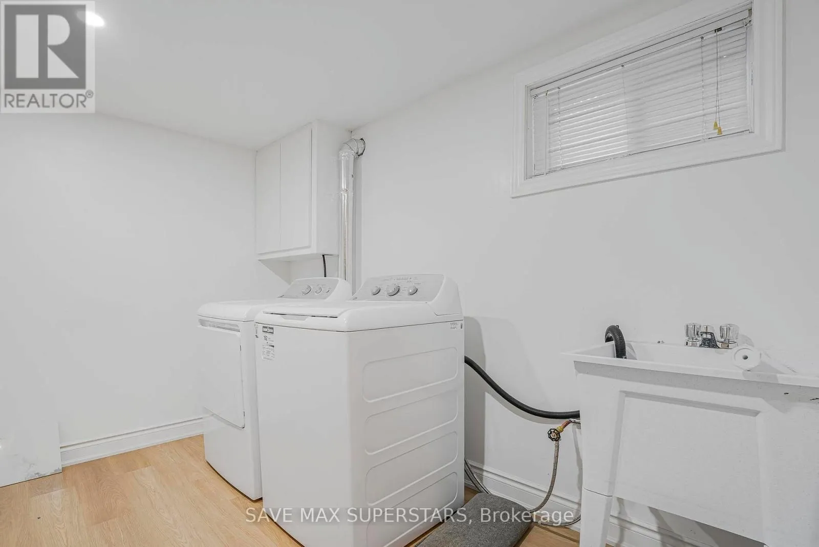 LOWER - 87 PENNINGTON CRESCENT