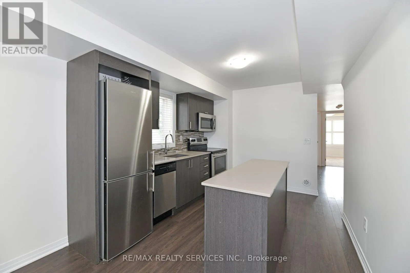 2 - 142 WILLIAM DUNCAN ROAD