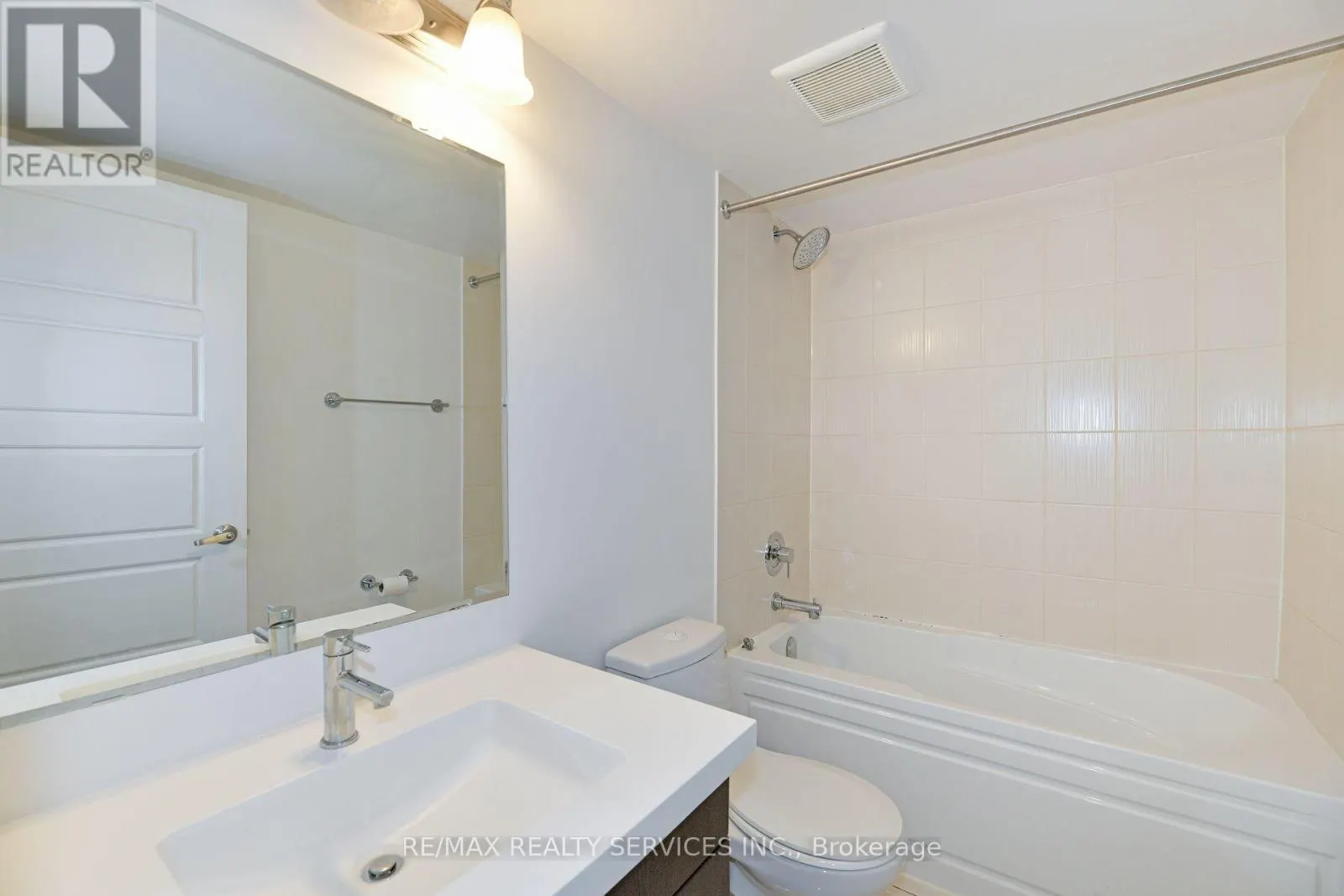 2 - 142 WILLIAM DUNCAN ROAD