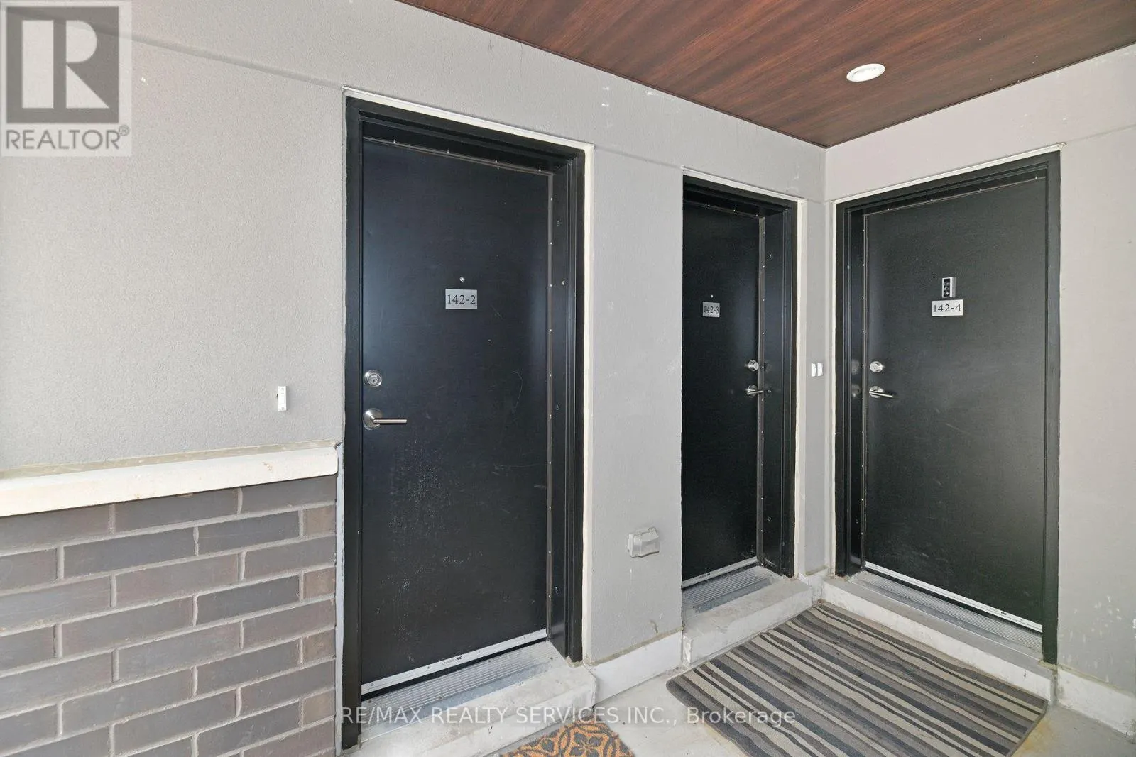 2 - 142 WILLIAM DUNCAN ROAD