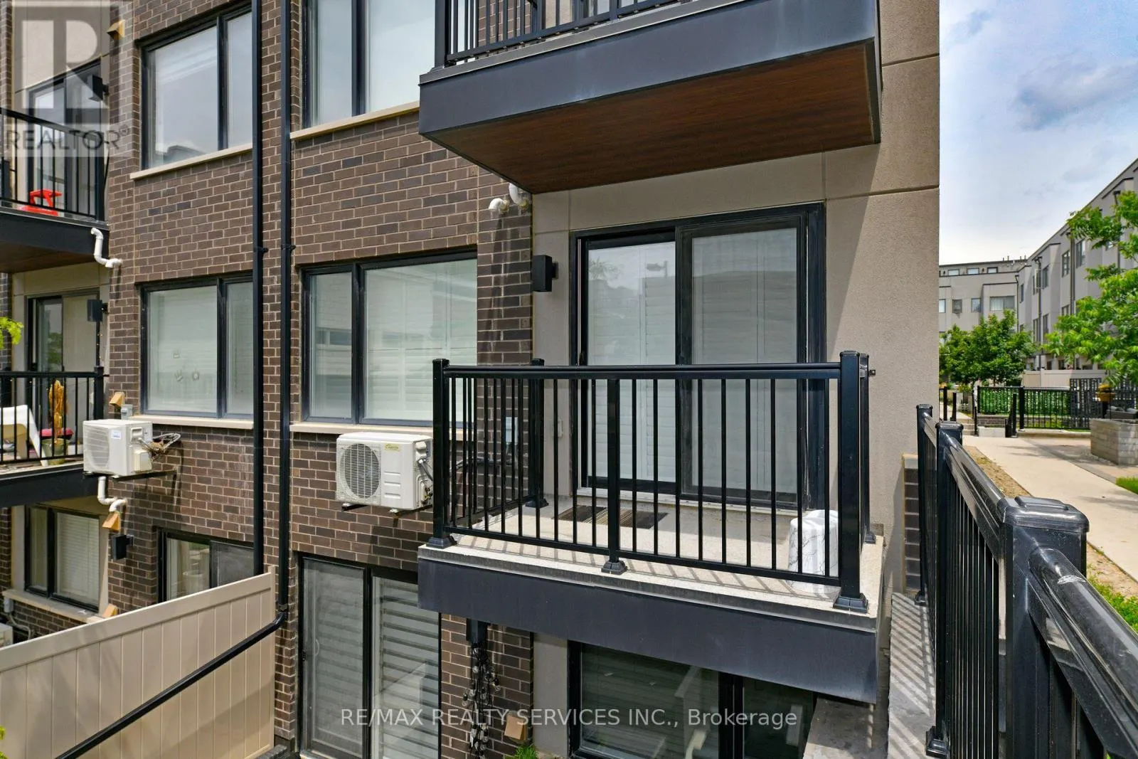 2 - 142 WILLIAM DUNCAN ROAD