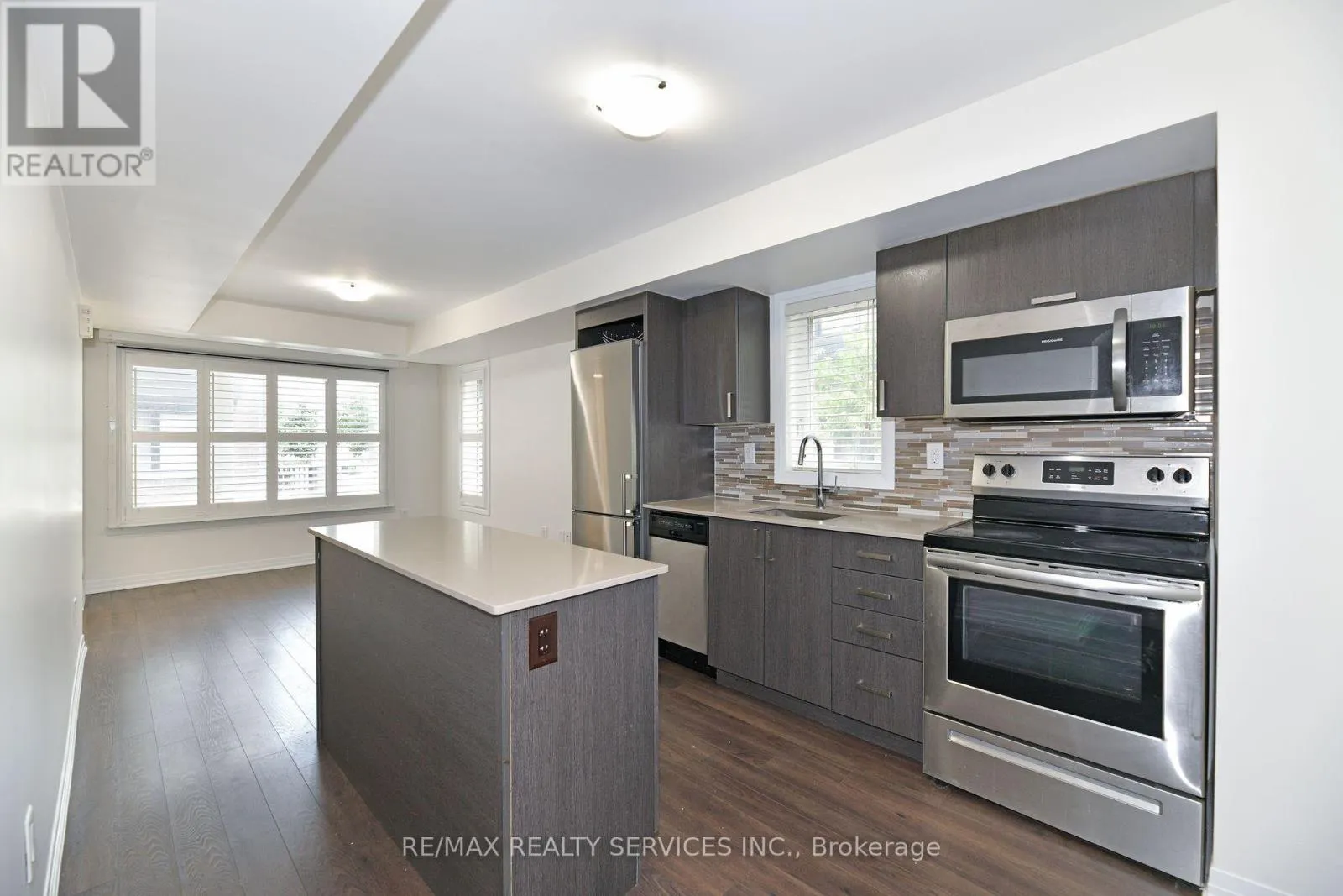 2 - 142 WILLIAM DUNCAN ROAD