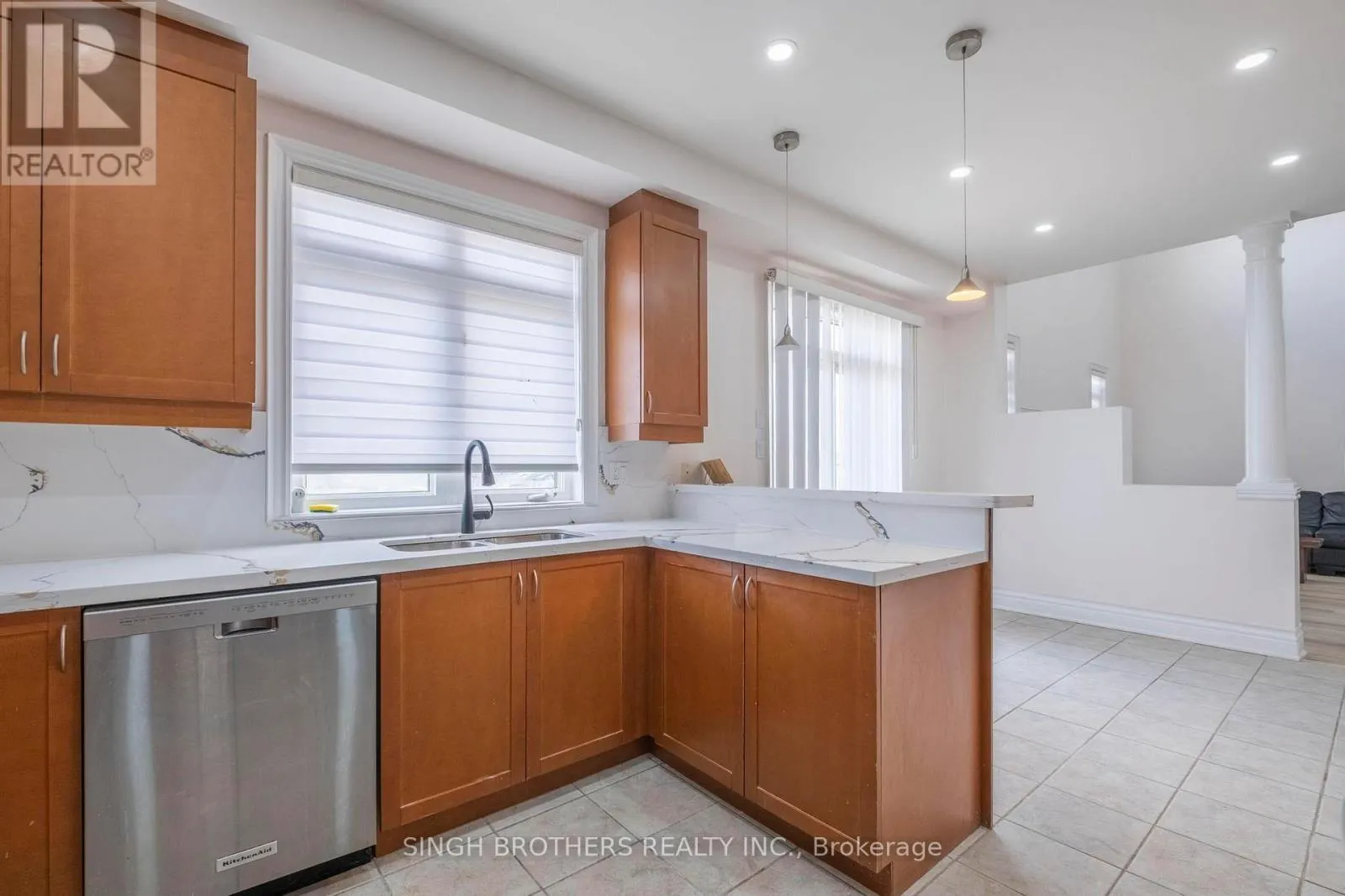 UPPER - 78 MAINARD CRESCENT