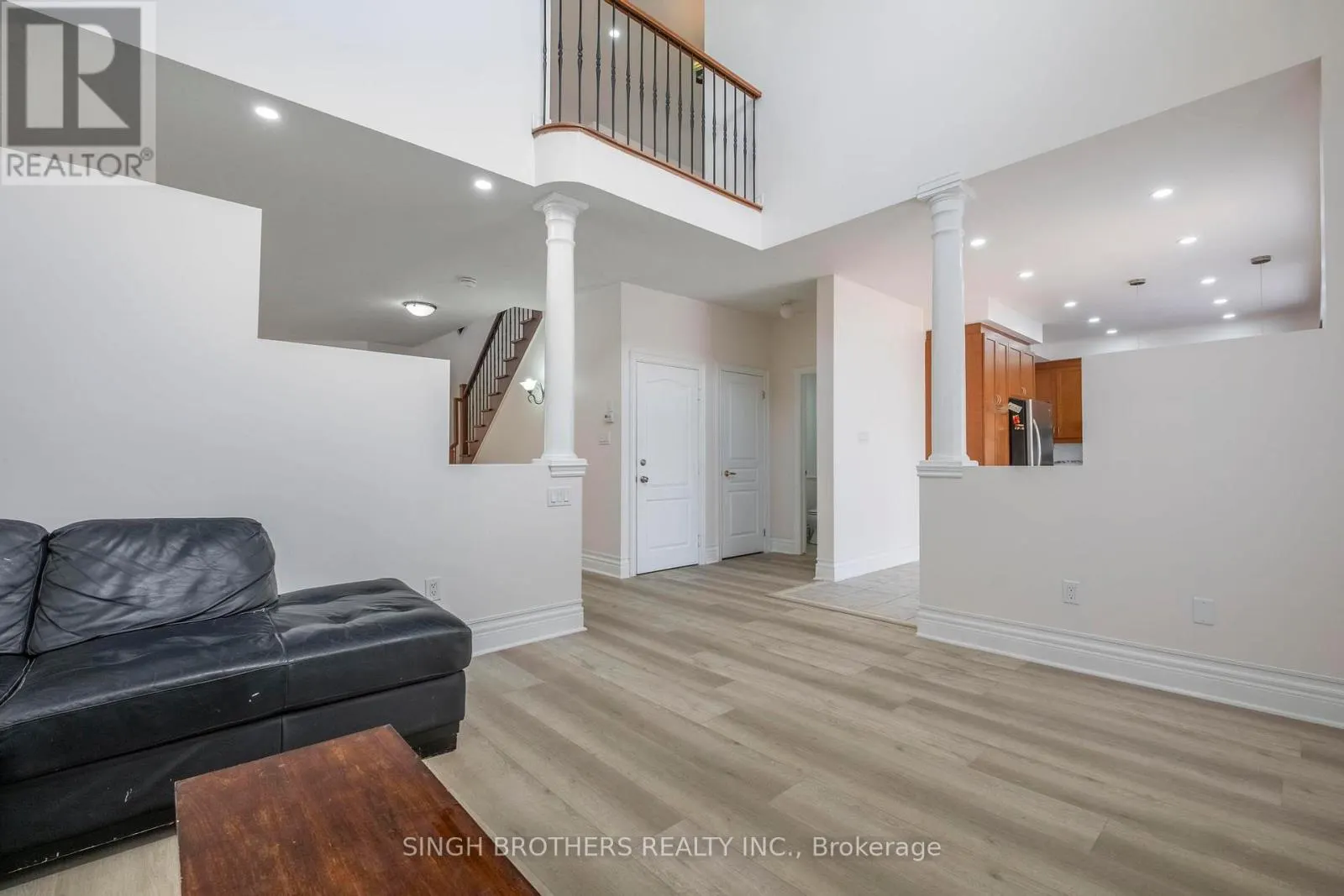 UPPER - 78 MAINARD CRESCENT