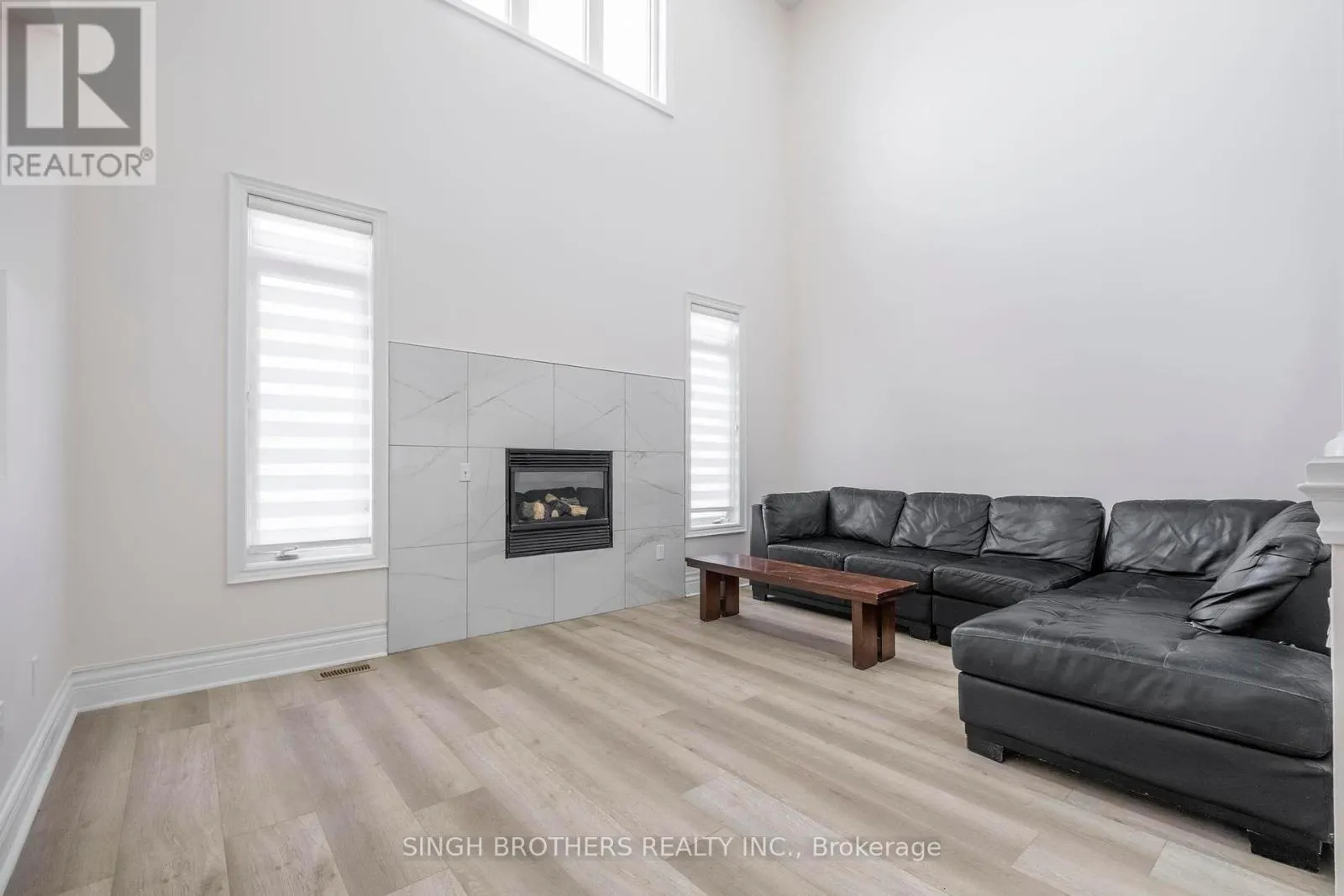 UPPER - 78 MAINARD CRESCENT