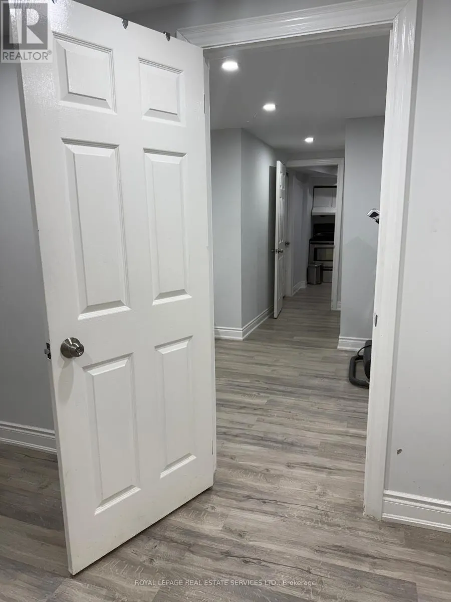 BSMT - 858 KHAN CRESCENT