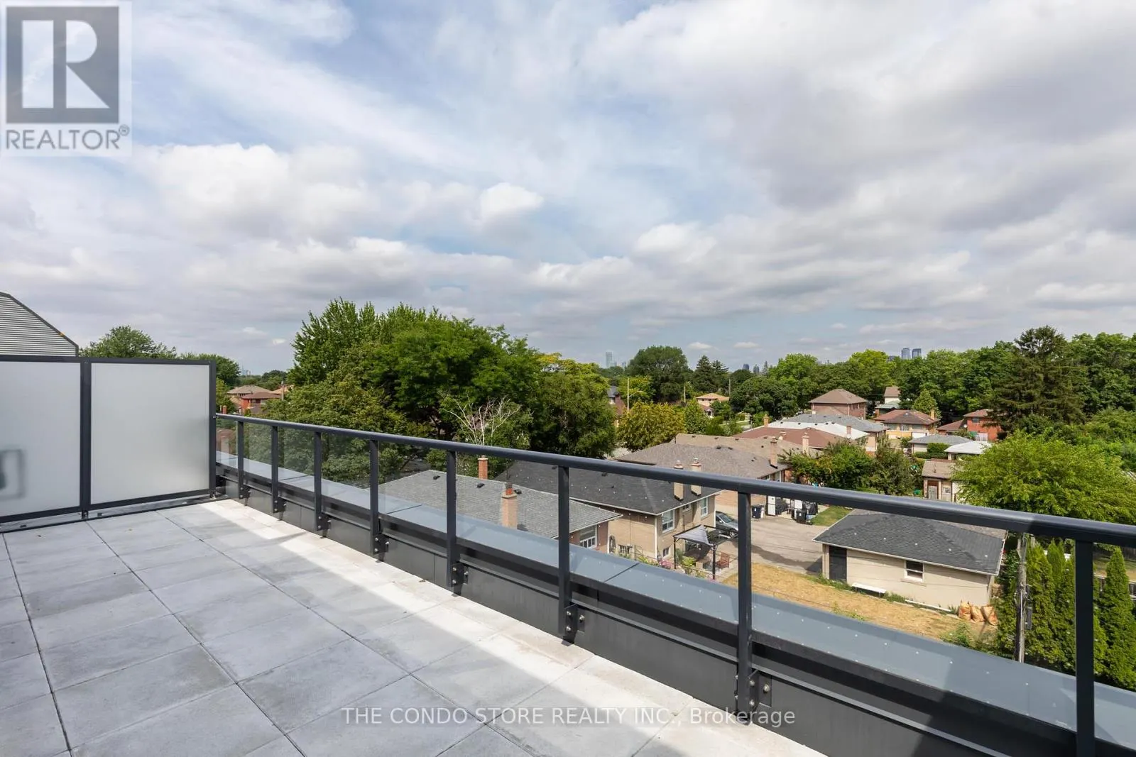 416 - 6 CHARTWELL ROAD