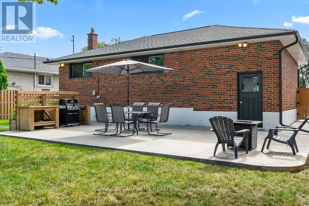 4 THORPE ROAD