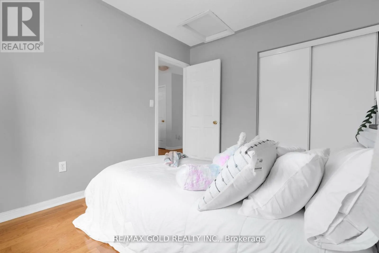 255 BRISDALE DRIVE