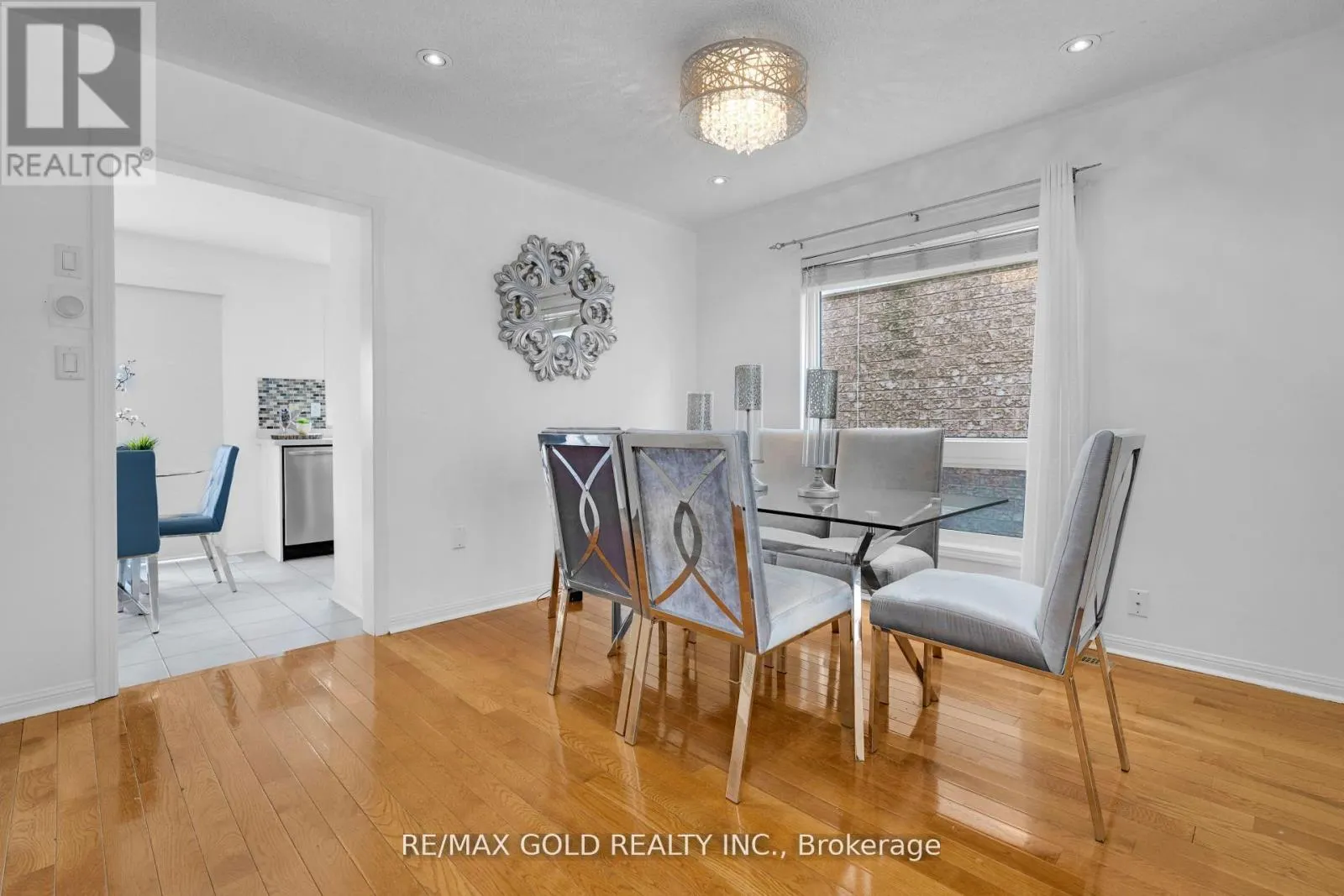 255 BRISDALE DRIVE