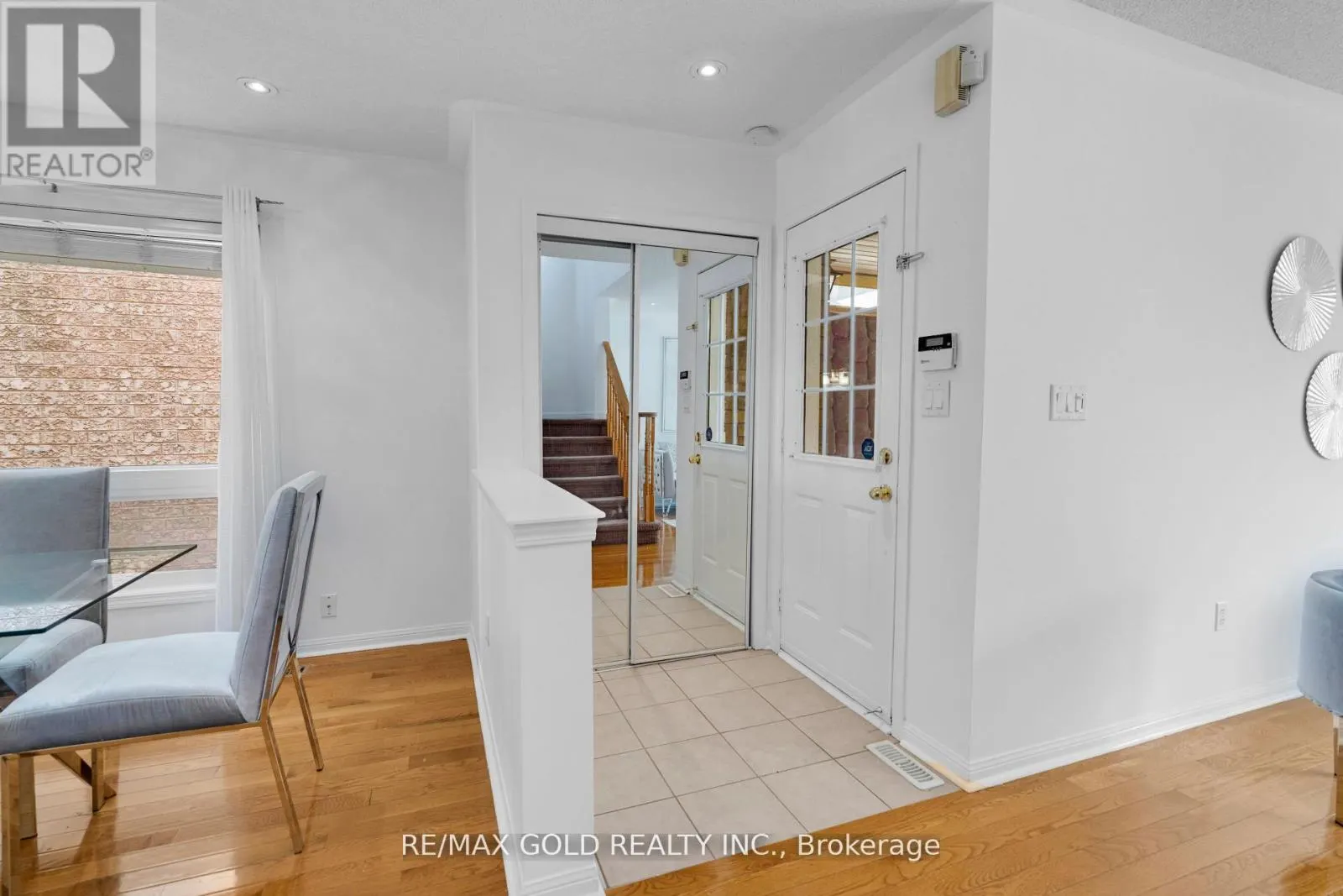 255 BRISDALE DRIVE