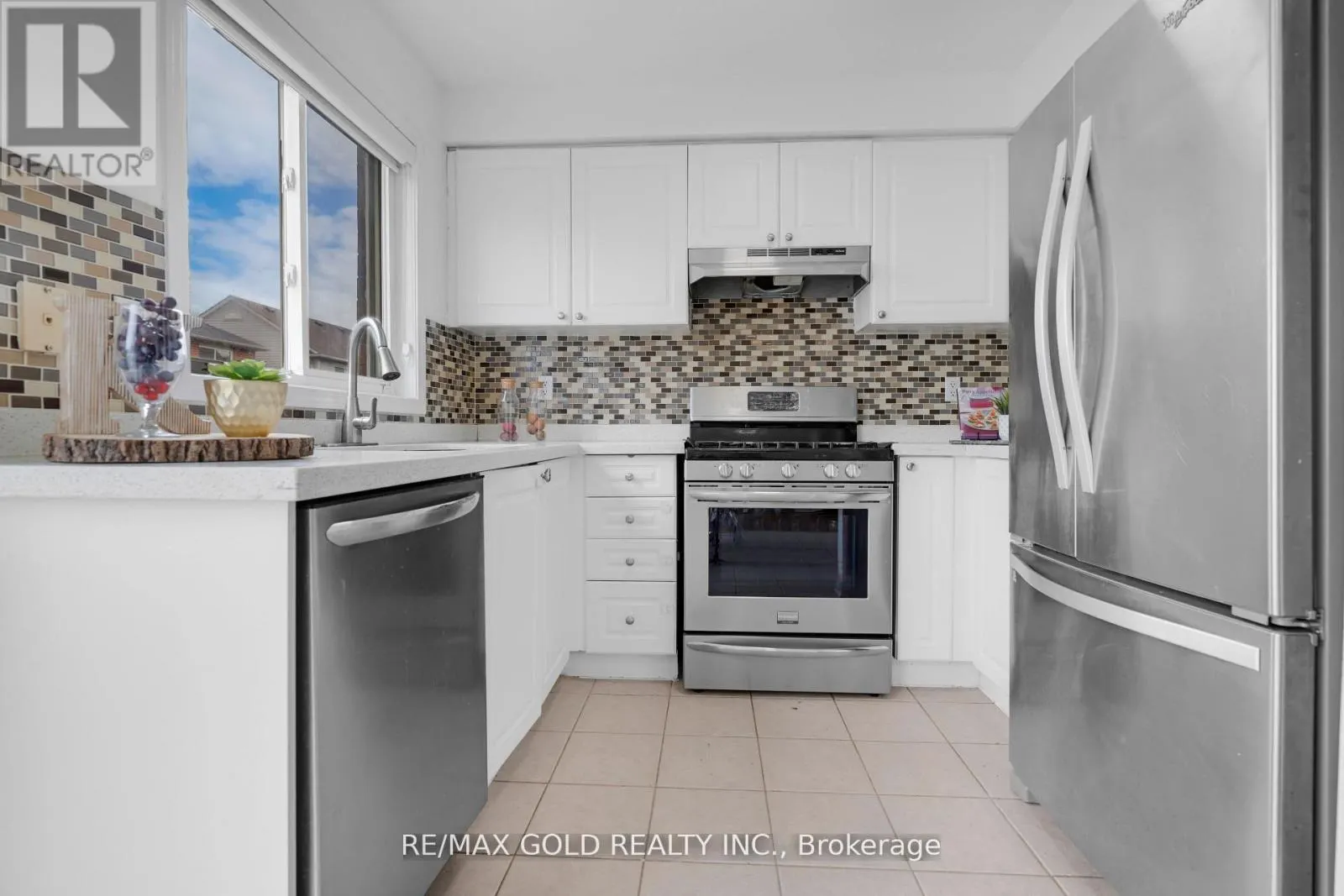 255 BRISDALE DRIVE