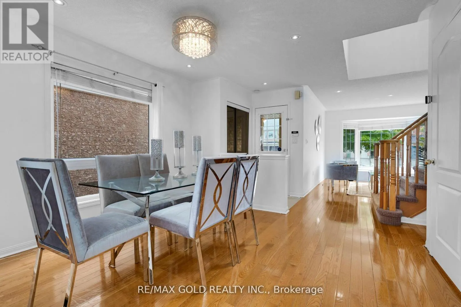 255 BRISDALE DRIVE