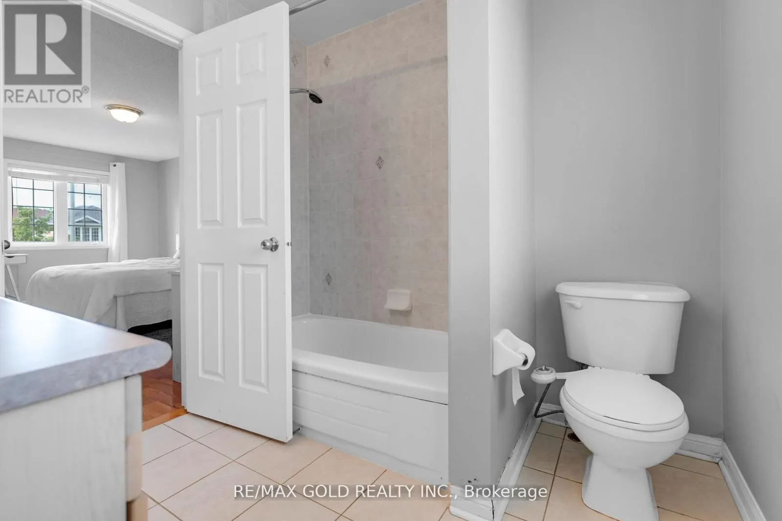 255 BRISDALE DRIVE
