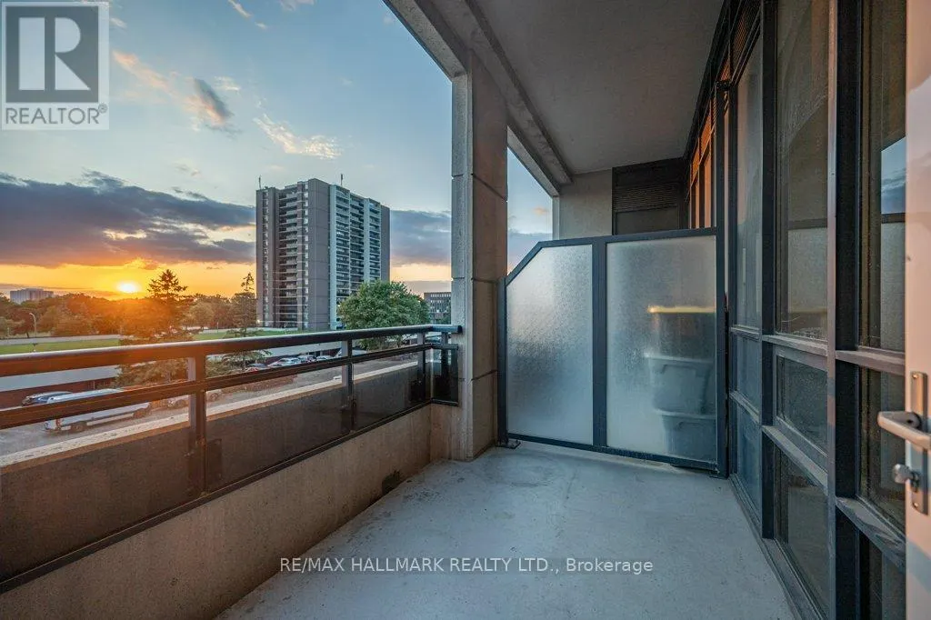 212 - 6 EVA ROAD