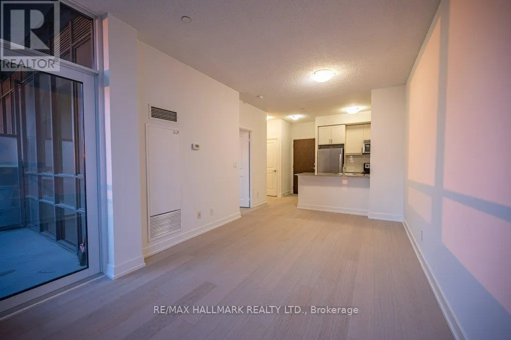 212 - 6 EVA ROAD