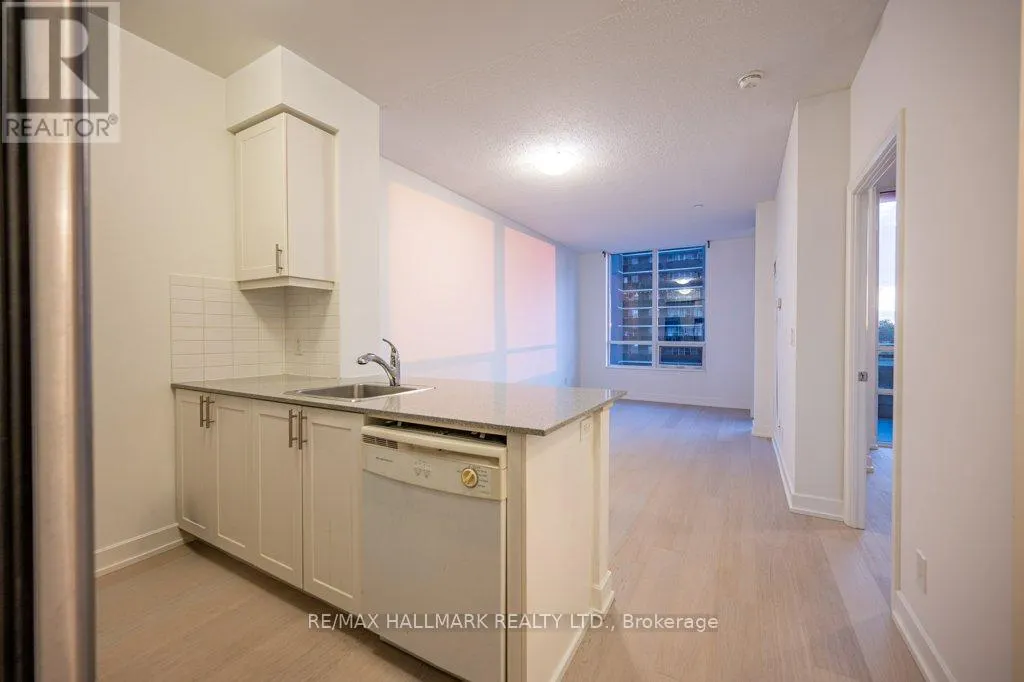 212 - 6 EVA ROAD