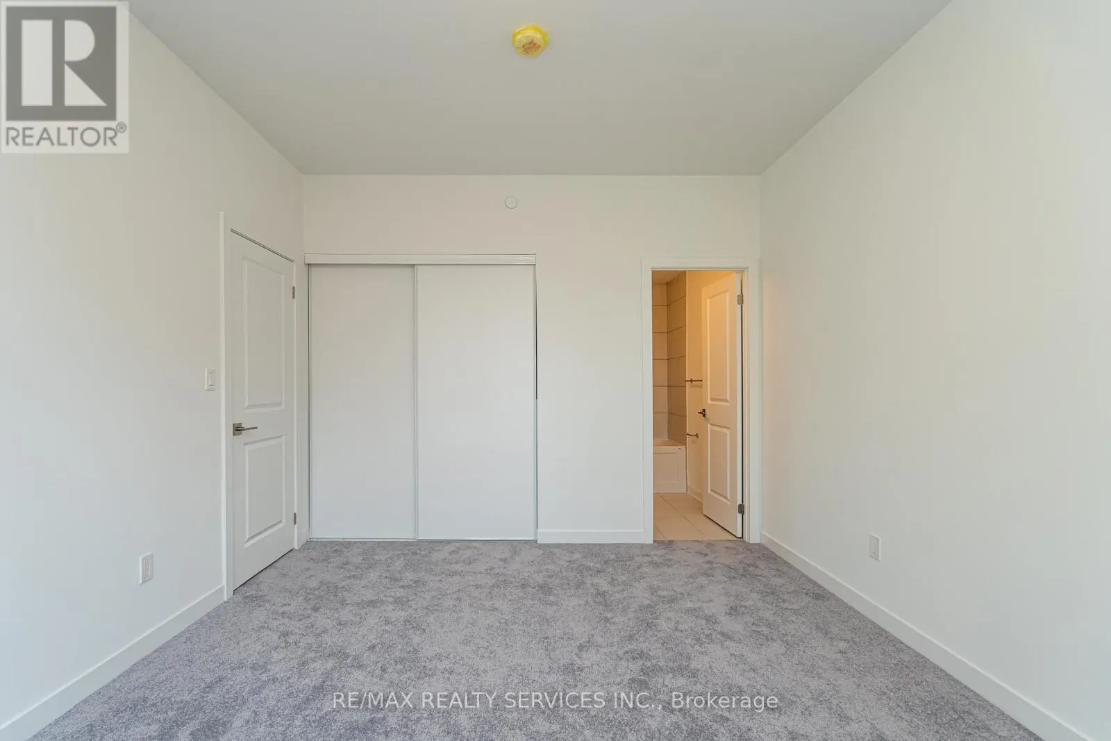16 - 4017 HICKORY DRIVE