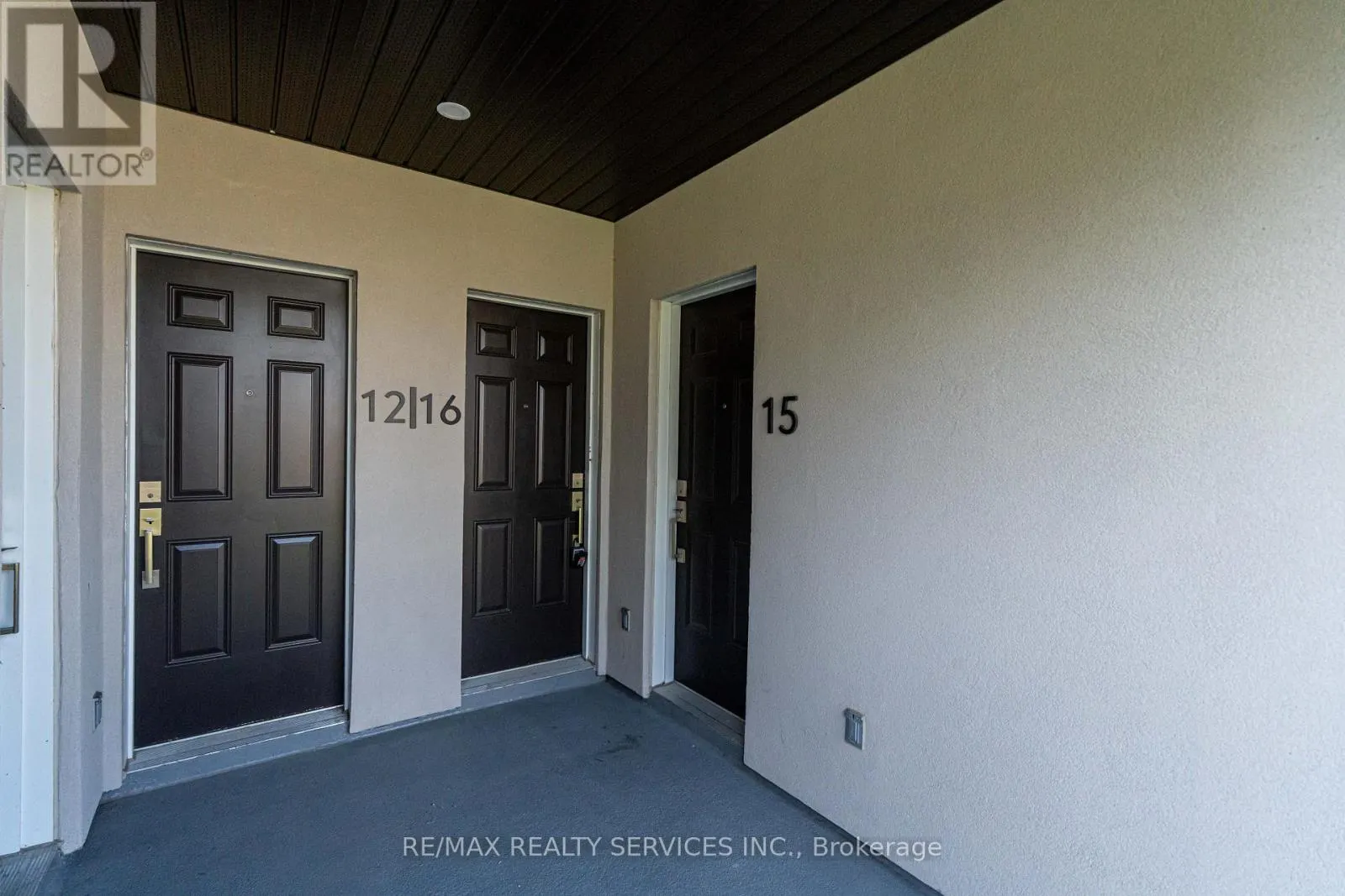 16 - 4017 HICKORY DRIVE