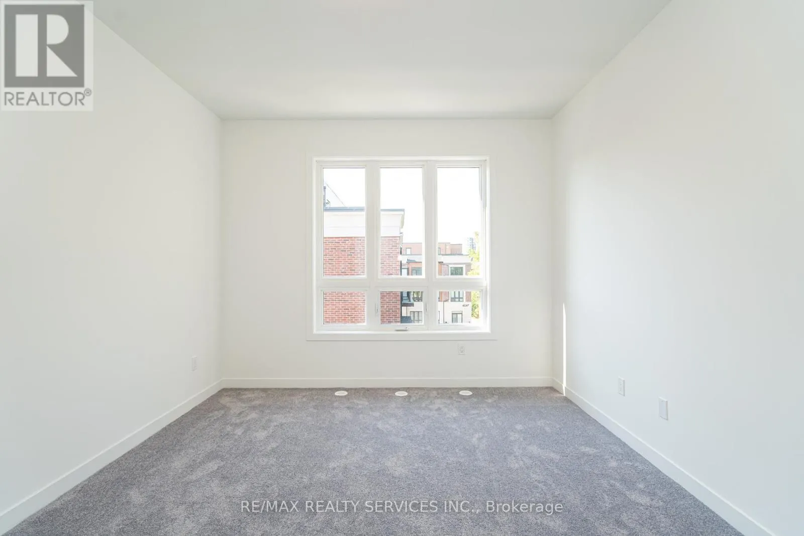 16 - 4017 HICKORY DRIVE