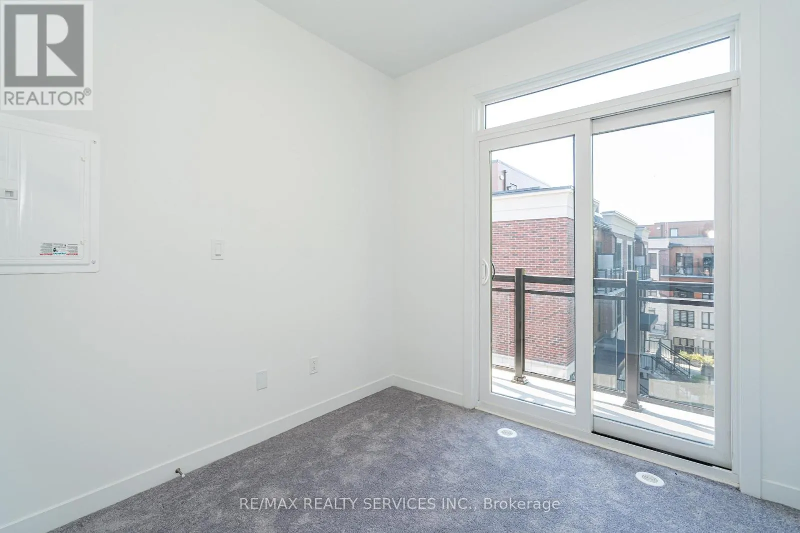 16 - 4017 HICKORY DRIVE