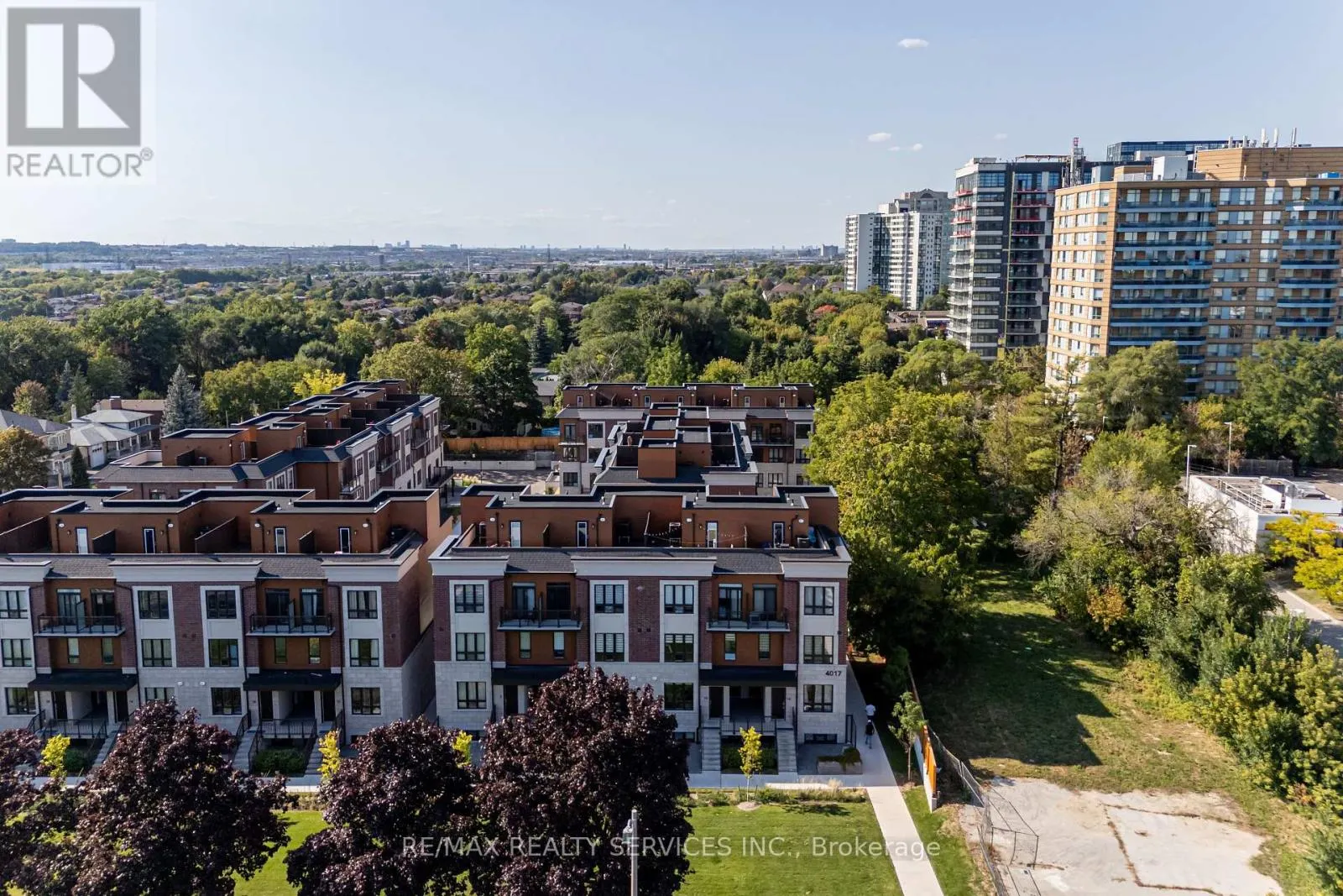 16 - 4017 HICKORY DRIVE