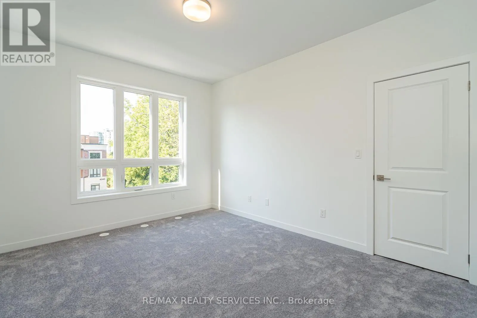 16 - 4017 HICKORY DRIVE