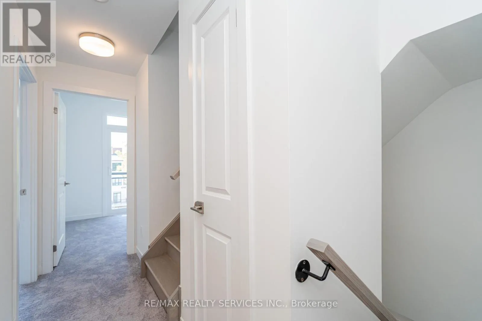 16 - 4017 HICKORY DRIVE