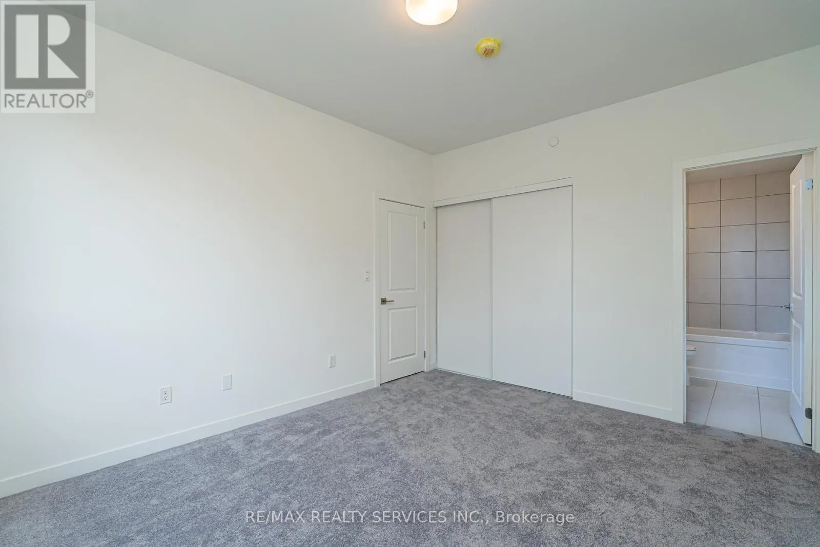 16 - 4017 HICKORY DRIVE