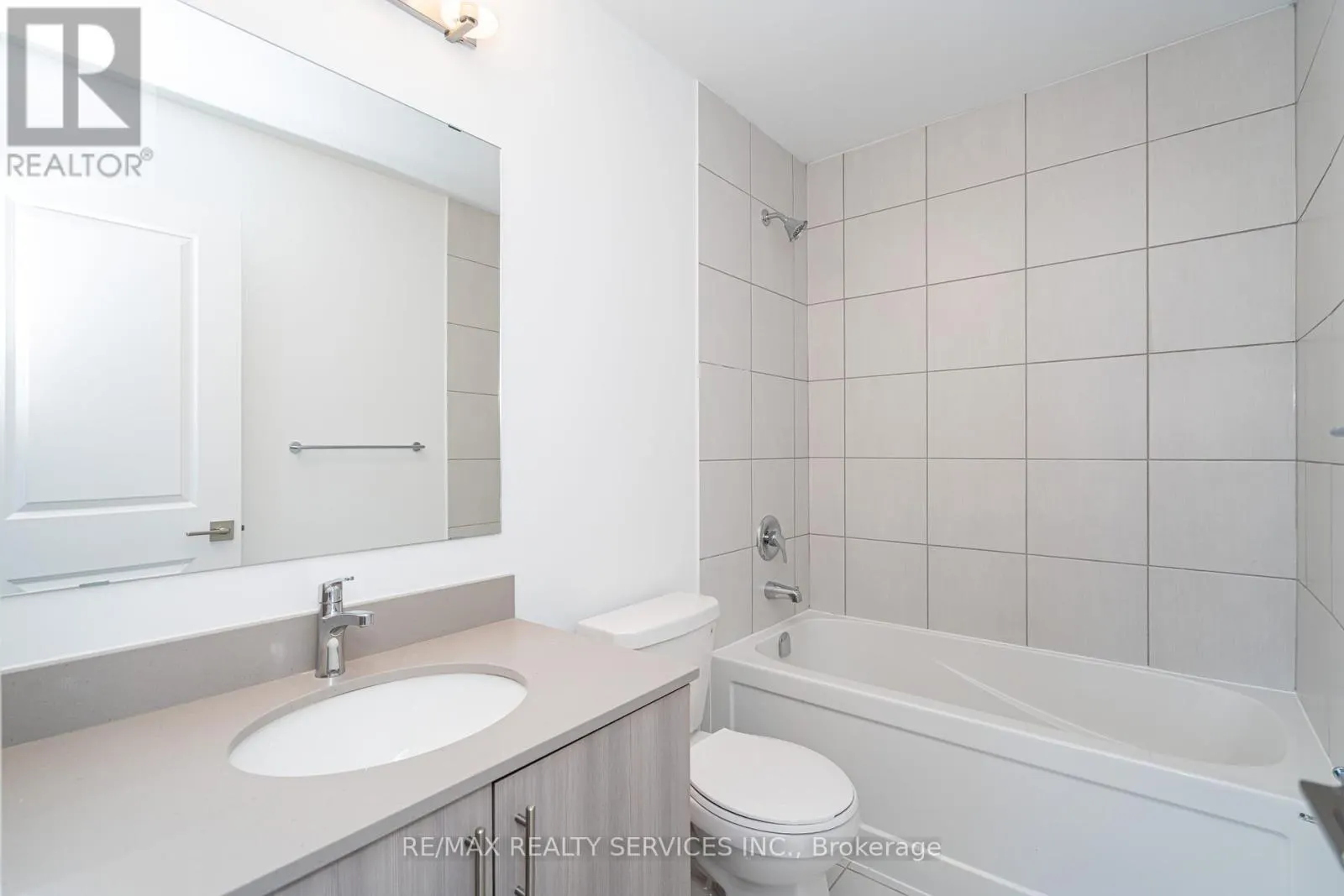 16 - 4017 HICKORY DRIVE