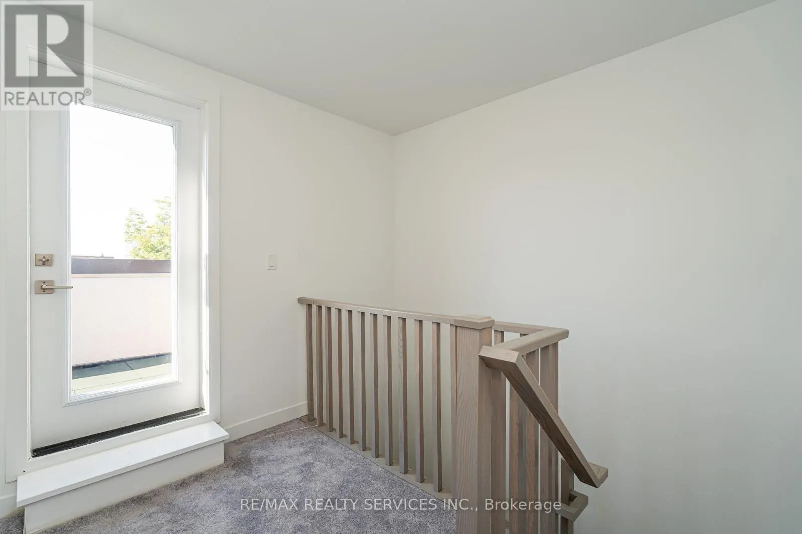 16 - 4017 HICKORY DRIVE