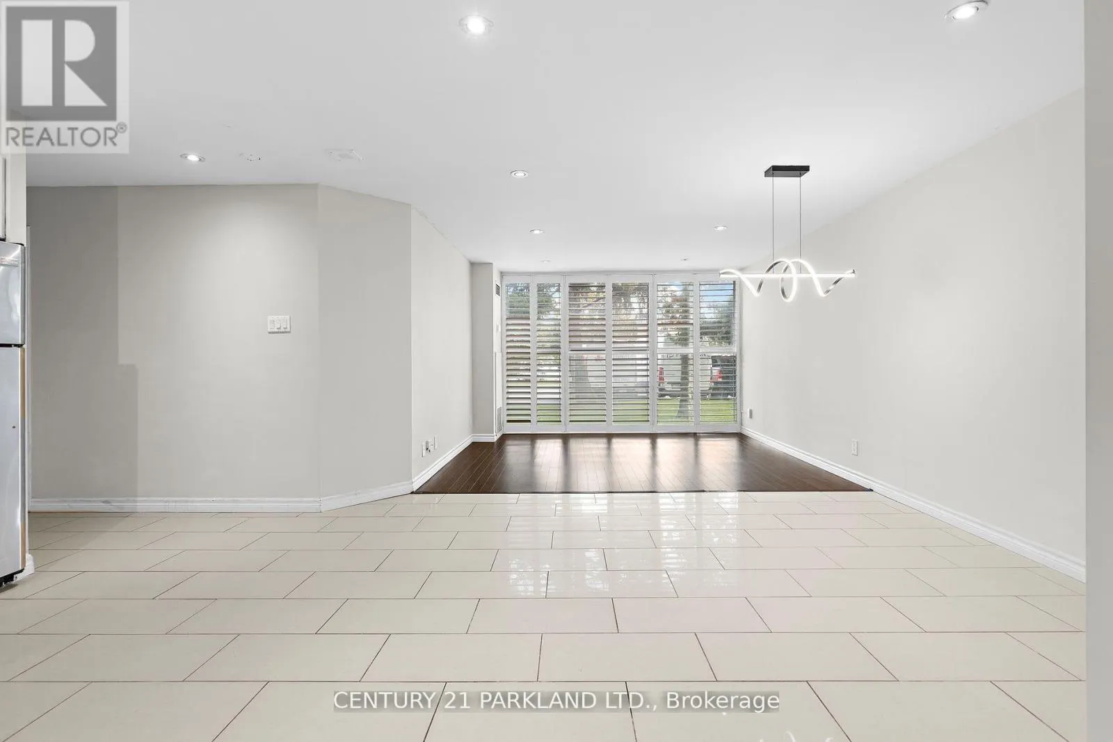 112 - 35 TRAILWOOD DRIVE