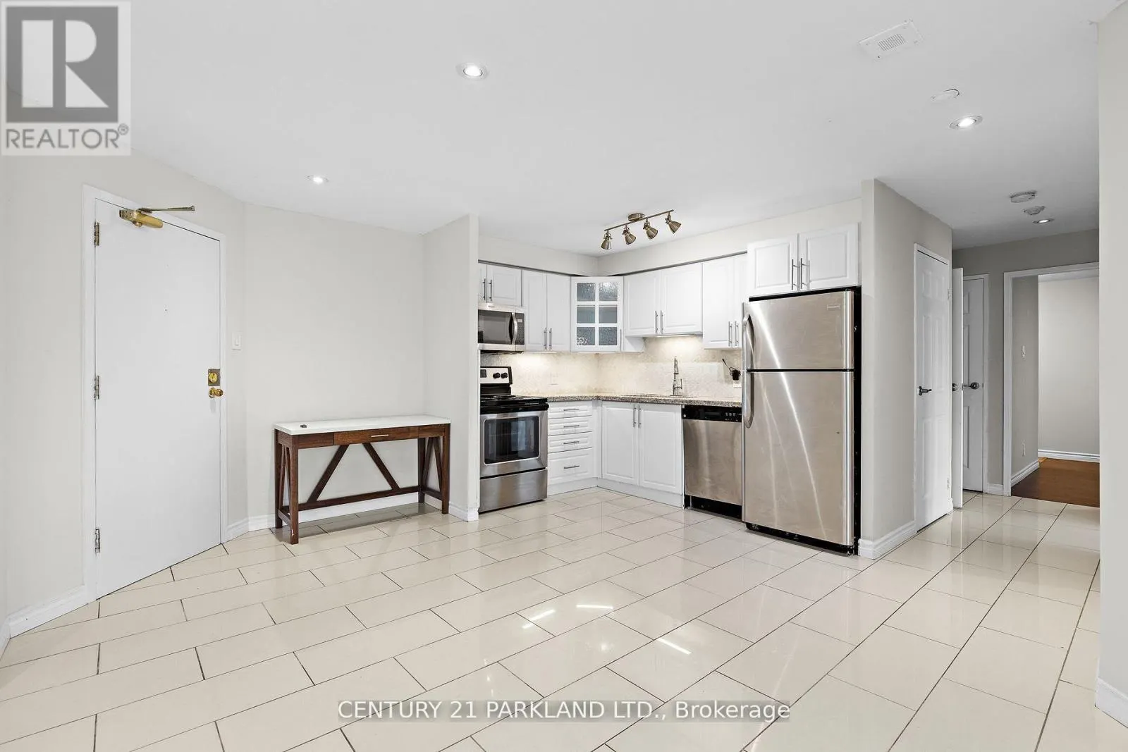 112 - 35 TRAILWOOD DRIVE