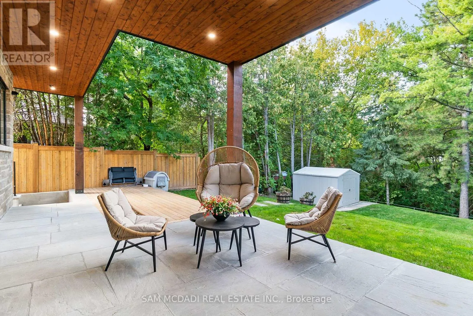 1509 PEMBROKE DRIVE