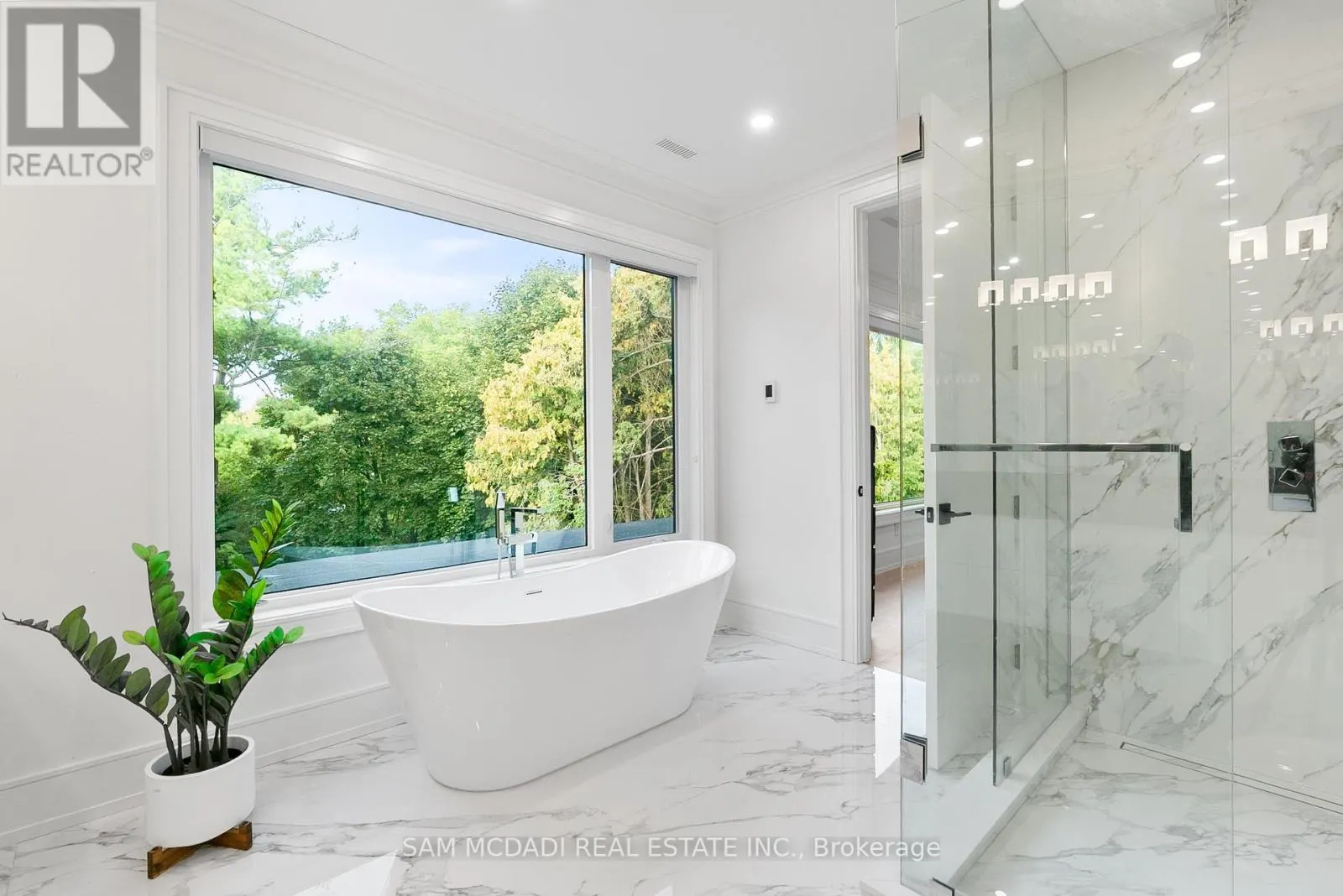 1509 PEMBROKE DRIVE