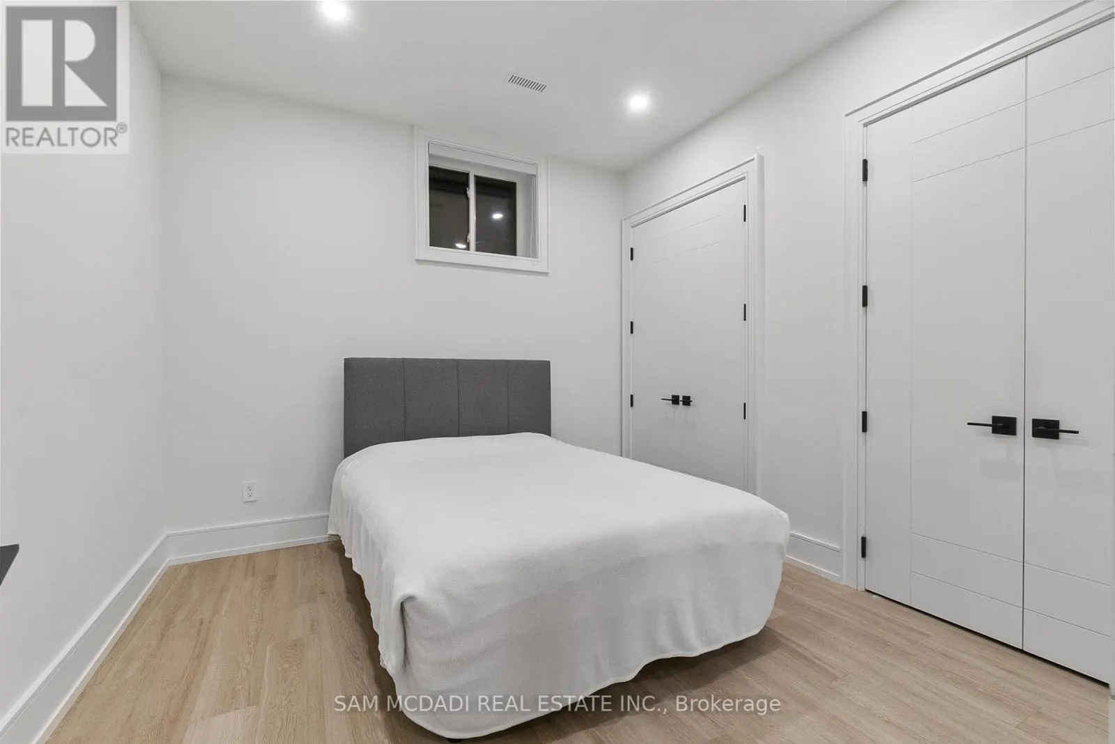 1509 PEMBROKE DRIVE
