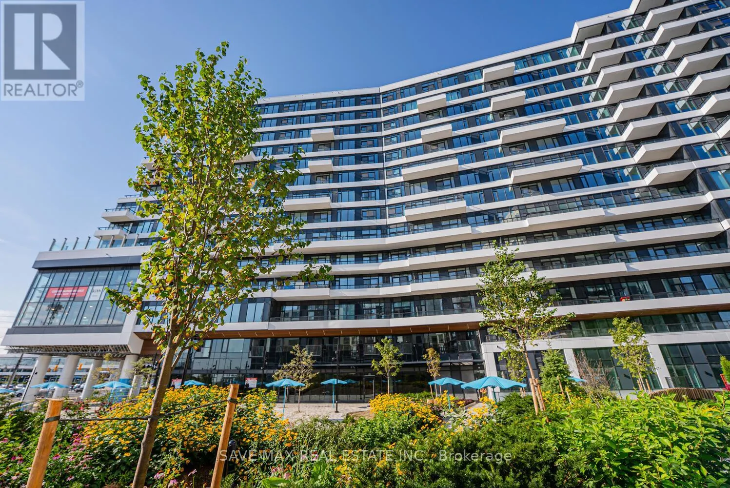 402 - 2485 EGLINTON AVENUE W