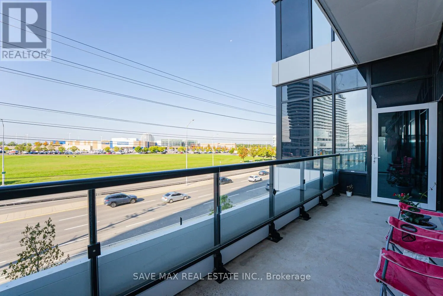 402 - 2485 EGLINTON AVENUE W